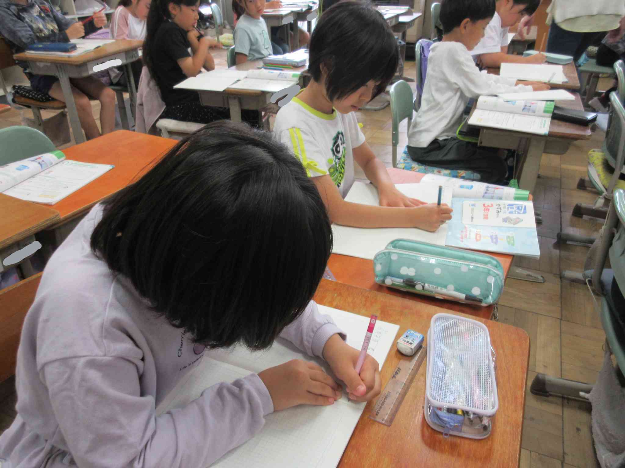３−４