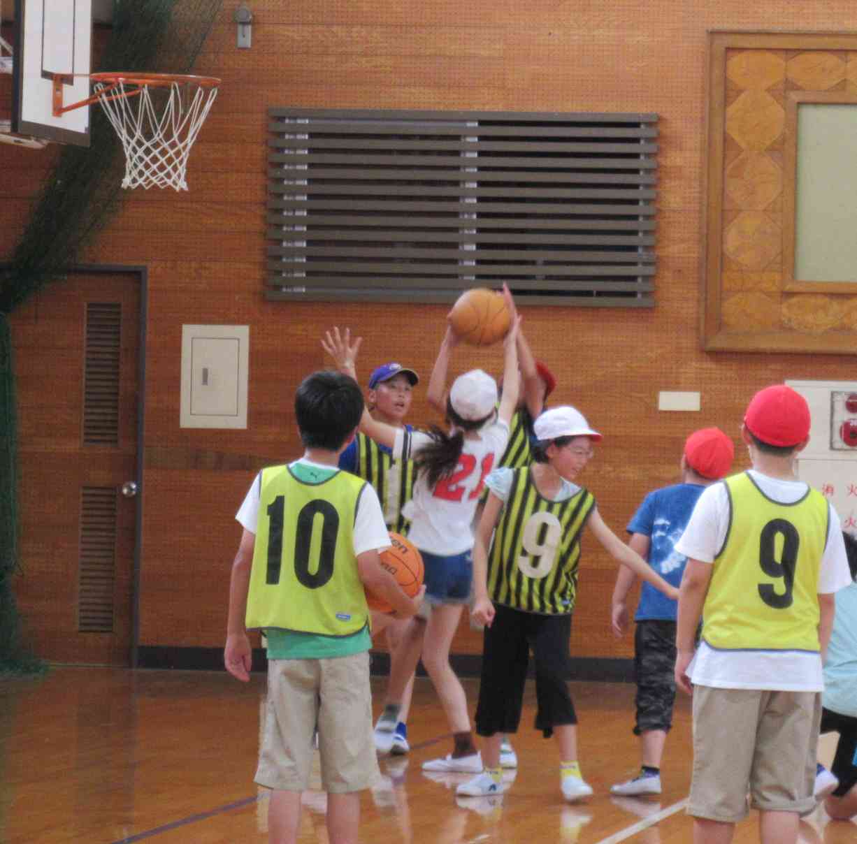 ６−４